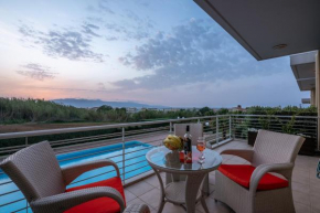 Acalli Poolfront Apartment